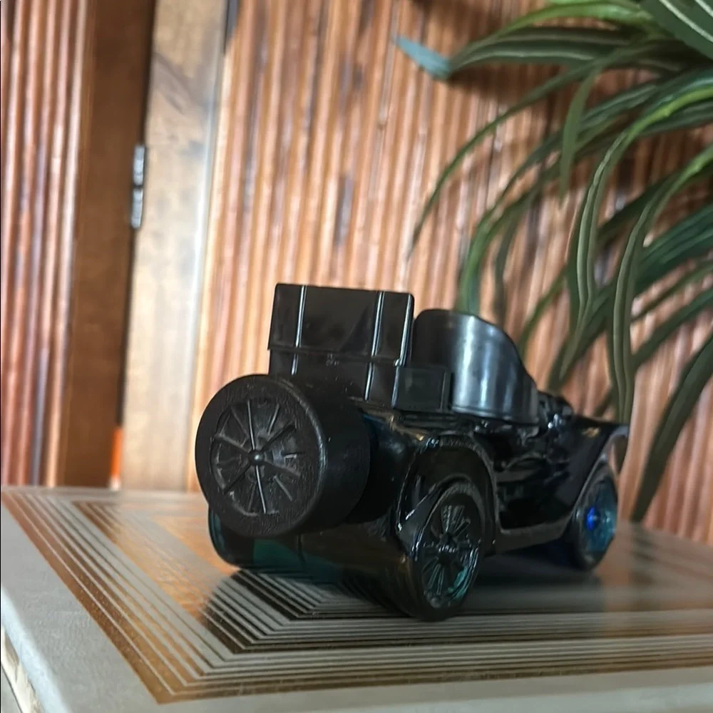 Avon Vintage Car Shaving Bottle - Blue bottle